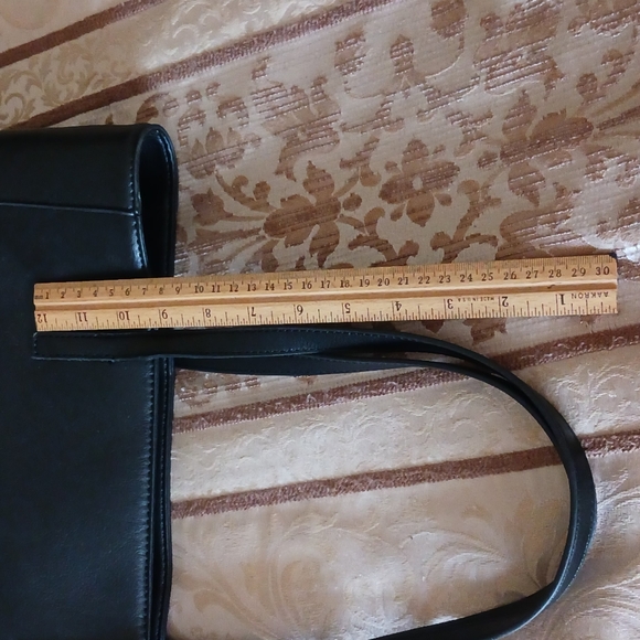 Steve Madden Large Black Tote with a wristlet and pouch. NWT ๐๐Host Pick ๐๐ - Picture 11 of 16